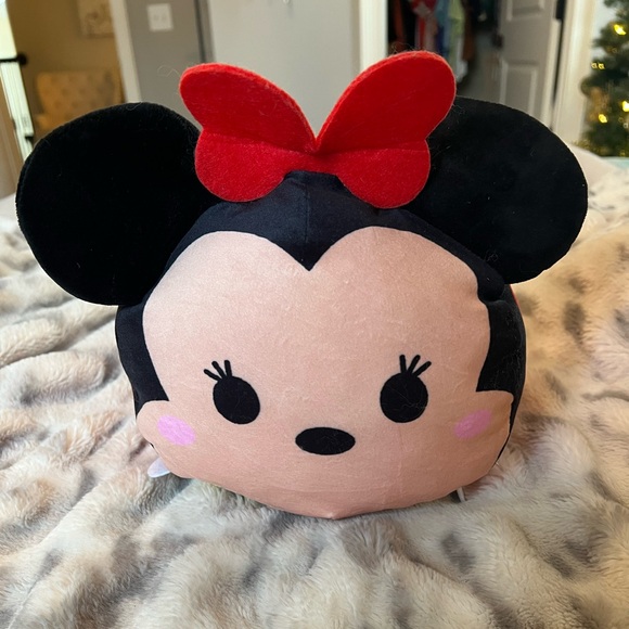 Minnie Mouse Tsum Tsum - Picture 1 of 3